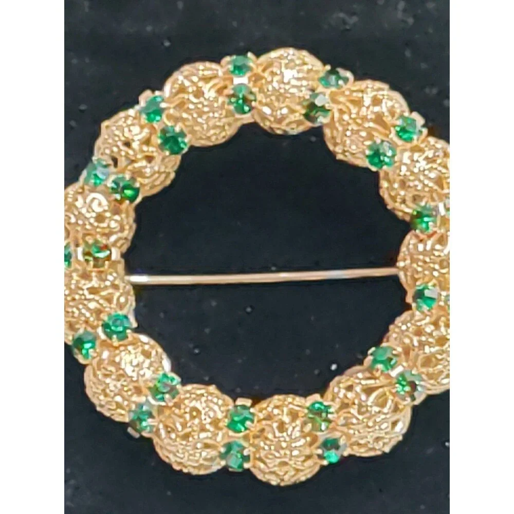 CK Gems Green And Gold Tone Filagree Wreath Brooch 1.75